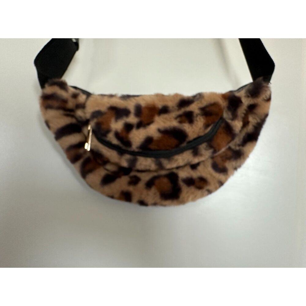 Cheetah Fanny Pack Crossbody Bag Black
